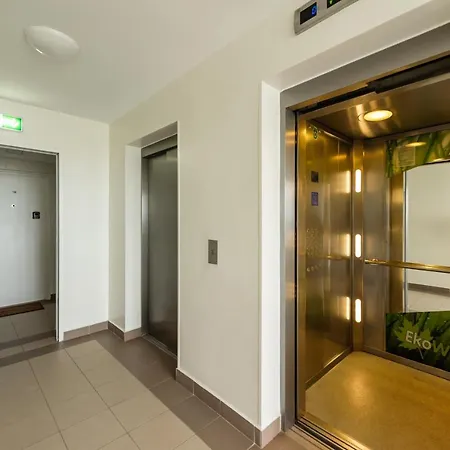 Smolna Romantic 9th Floor Apartment Warsaw